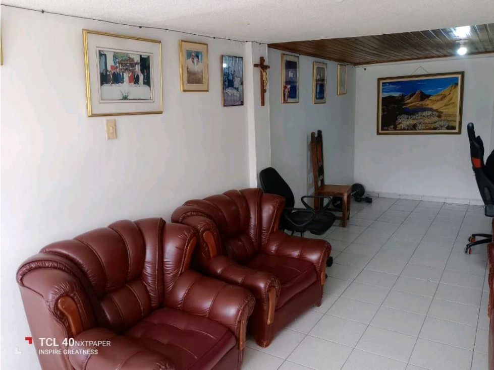 VENDO CASA COMERCIAL FRENTE A LA ALCALDIA DE KENNEDY BOGOTA — foto 5
