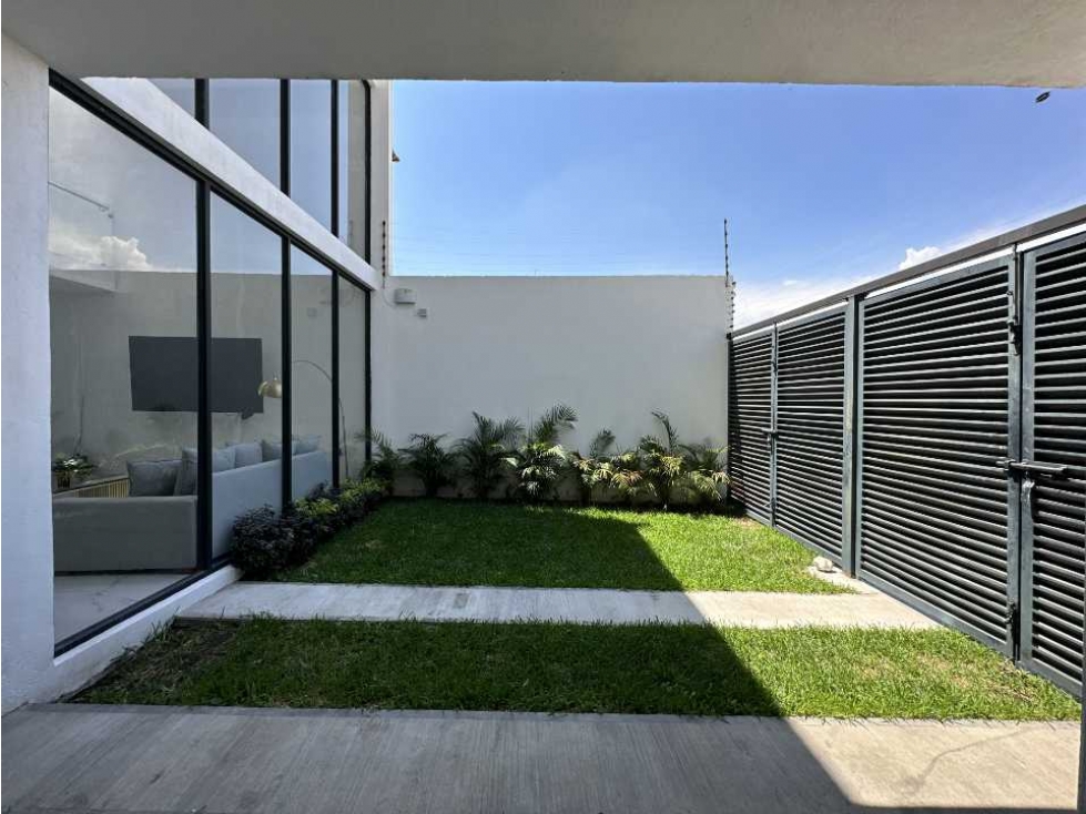 Se vende casa sola con alberca en Xochitepec Morelos. - 2