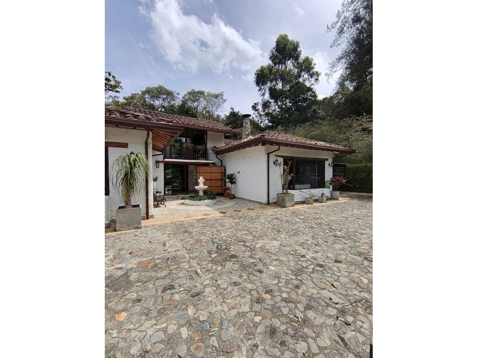 SE VENDE CASA TRADICIONAL REMODELADA,EN EL RETIRO,POR PICCOLO PALMAS — foto 3