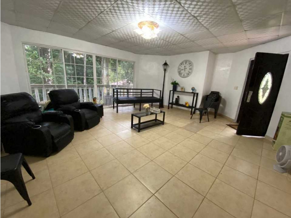 SE VENDE CASA SEMIAMOBLADA EN LOS ALTOS DE CERRO AZUL - 2