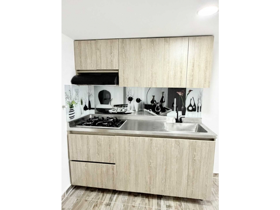 SE VENDE CASA UNIFAMILIAR EN BELÉN LAS VIOLETAS CON TERRAZA