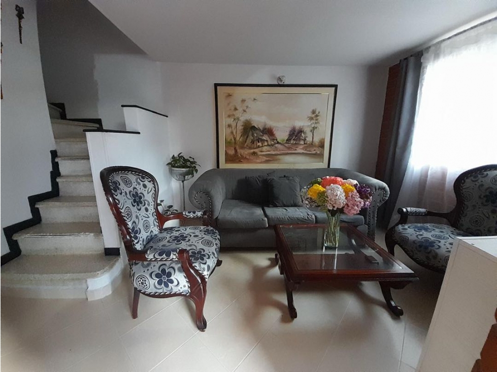 SE VENDE CASA UNIFAMILIAR EN UNIDAD CERRADA ENVIGADO CERCA A MAYORCA