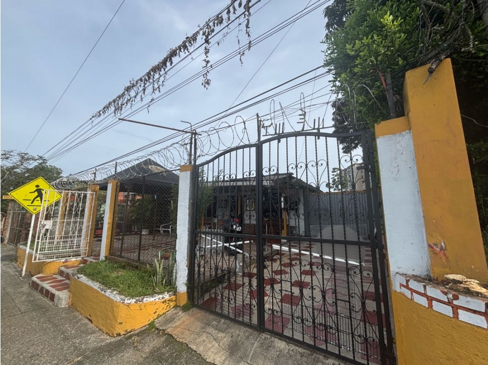 SE VENDE CASA VIA ALCALA