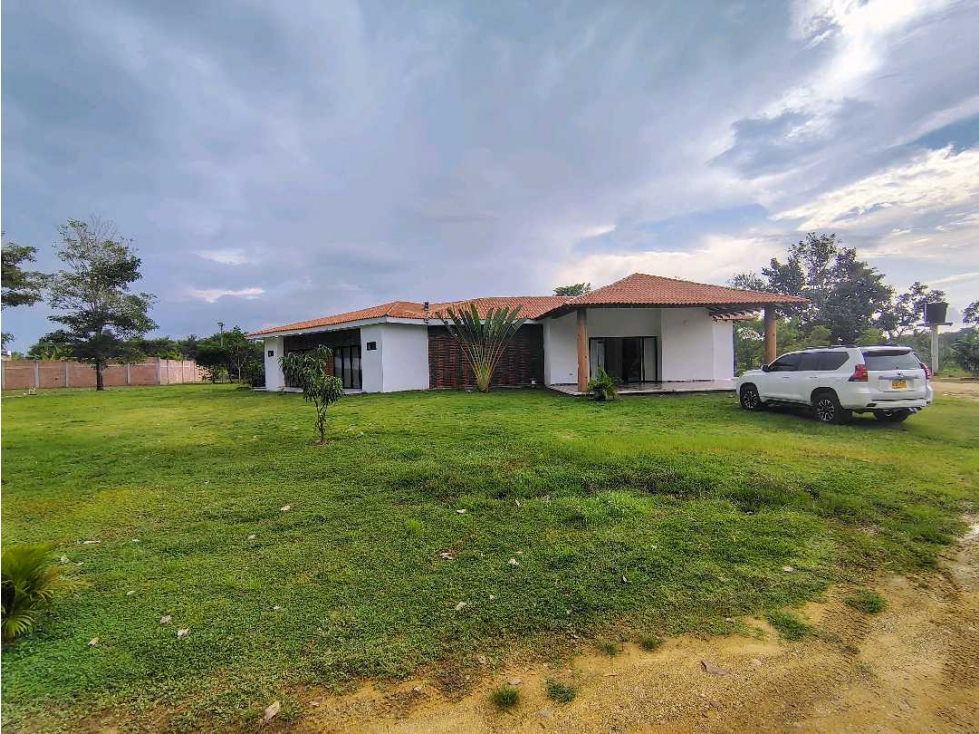 SE VENDE CASI FINCA UBICACIÓN ESTRATÉGICA — foto 2
