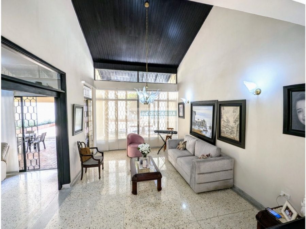 Se vende casi independiente en Villa Santos — foto 2