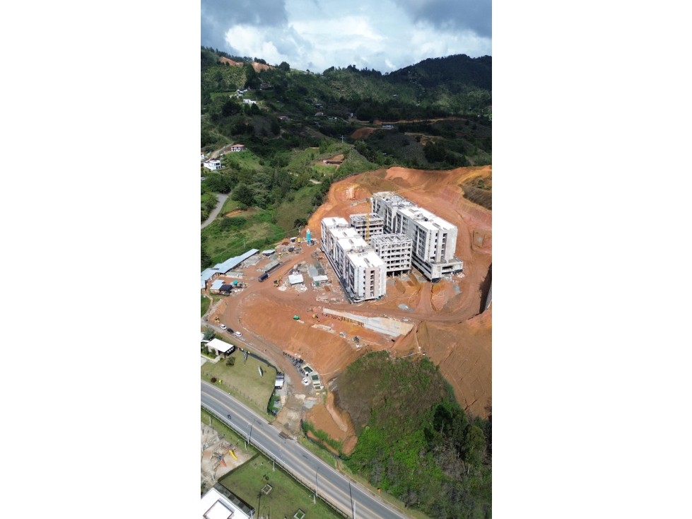 SE VENDE CESION DE DERECHOS APARTAESTUDIO EN LA CEJA PRIMITIVE VARIAS