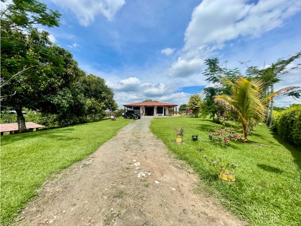 SE VENDE CHALET EN PEREIRA VDA 3 ESQUINAS — foto 2