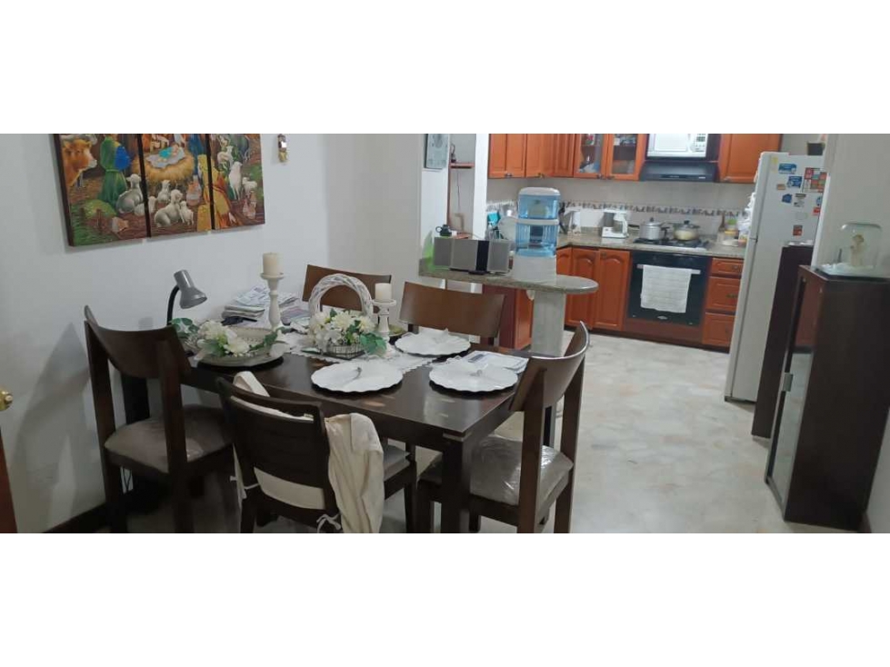 SE VENDE COMODA CASA EN EL SECTOR DE LA AV SUR - 3