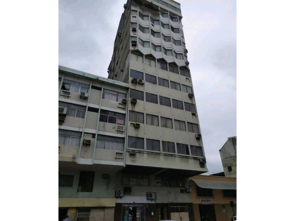 Se vende consultorio medico en edificio Altamirano