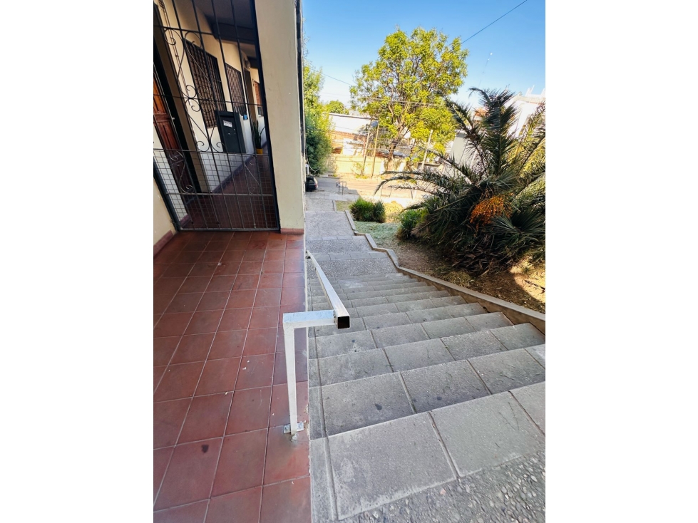 Se vende departamento 2 dorm restaurado a nuevo en Lomas de San Martin — foto 3