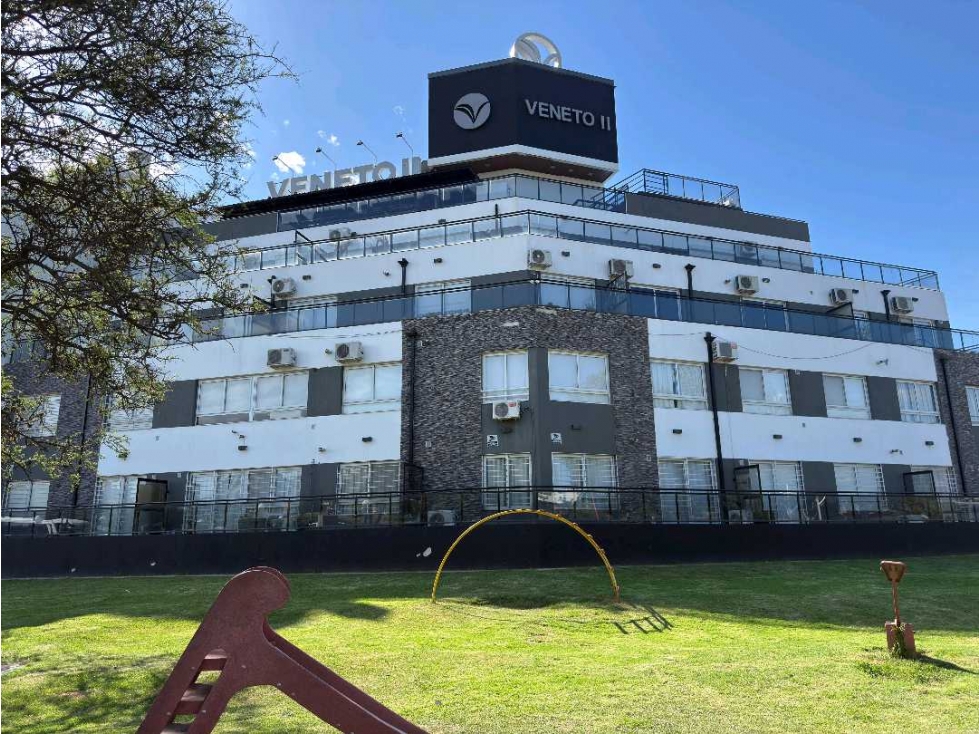 Se vende departamento pileta cochera frente al lago