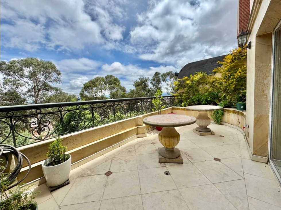 Se vende duplex de lujo en Montearroyo de 580M2