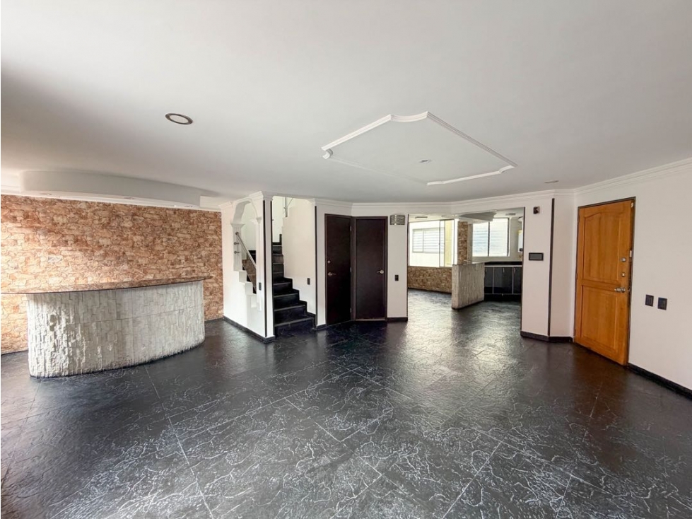 Se vende duplex remodelado en Pasadena