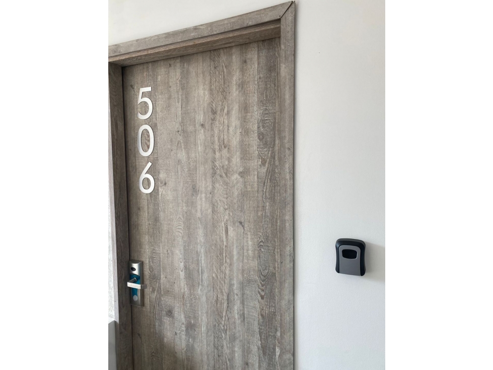 SE VENDE EDICIO EN LA FLORA. NORTE DE CALI 465. - 3