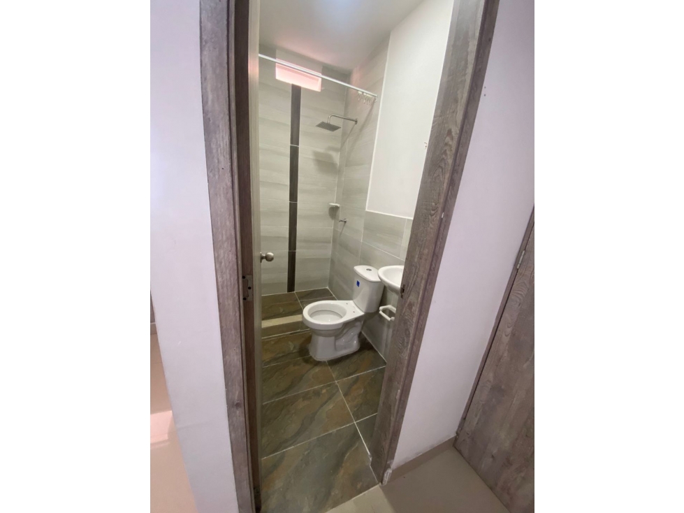 SE VENDE EDICIO EN LA FLORA. NORTE DE CALI 465. - 5