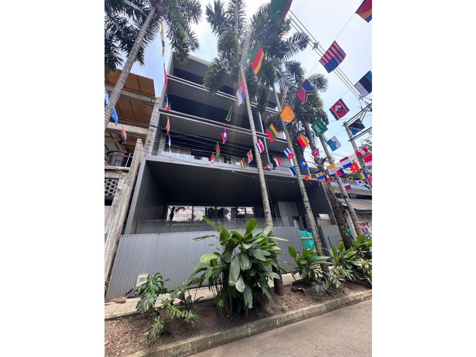 Se vende edificio Comercial Obra Gris El Poblado (Salud, Oficinas)