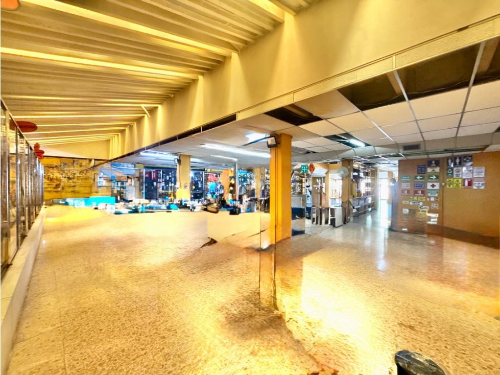 SE VENDE O SE ARRIENDA EDIFICIO COMERCIAL SOBRE LA AV PEDRO DE HEREDIA — foto 2
