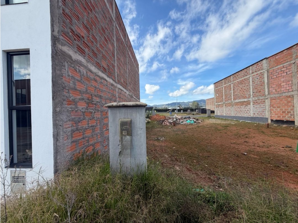 SE VENDE EN LA CEJA UNIDAD ABIERTA SANTAMARIA DEL TAMBO — foto 2