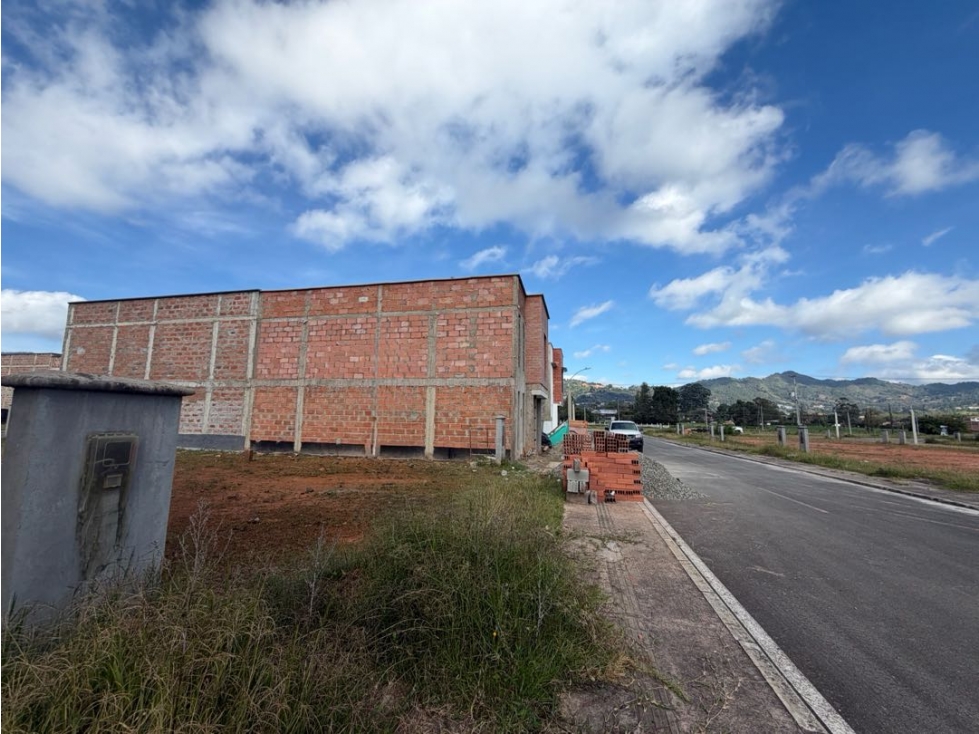 SE VENDE EN LA CEJA UNIDAD ABIERTA SANTAMARIA DEL TAMBO — foto 3