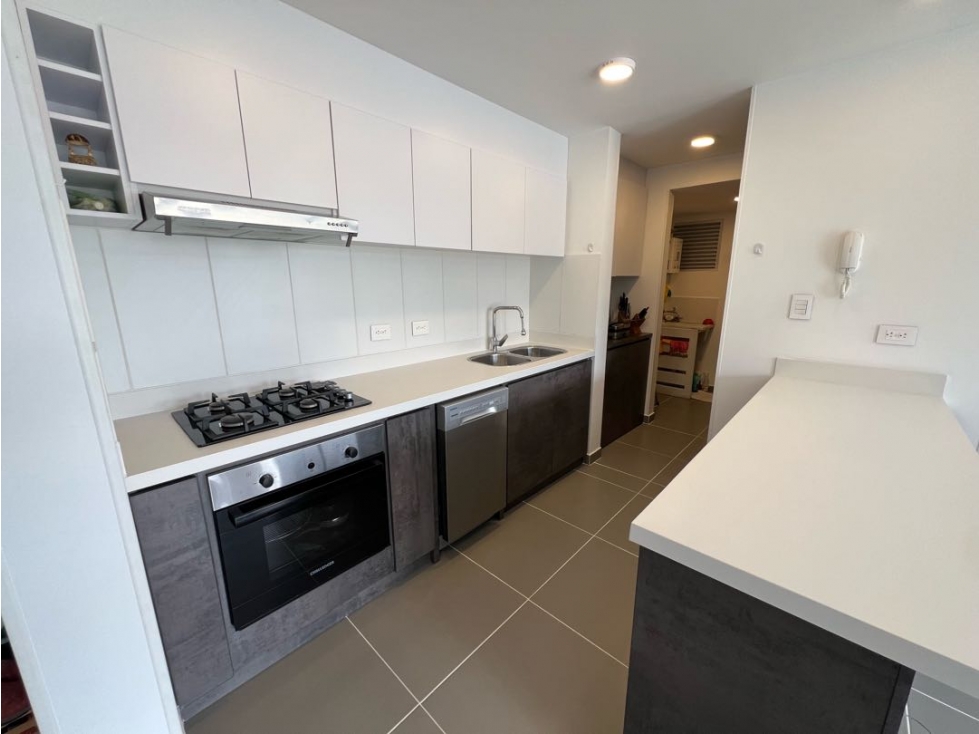 SE VENDE ESPECTACULAR APARTAMENTO EN LA AV CENTENARIO — foto 2
