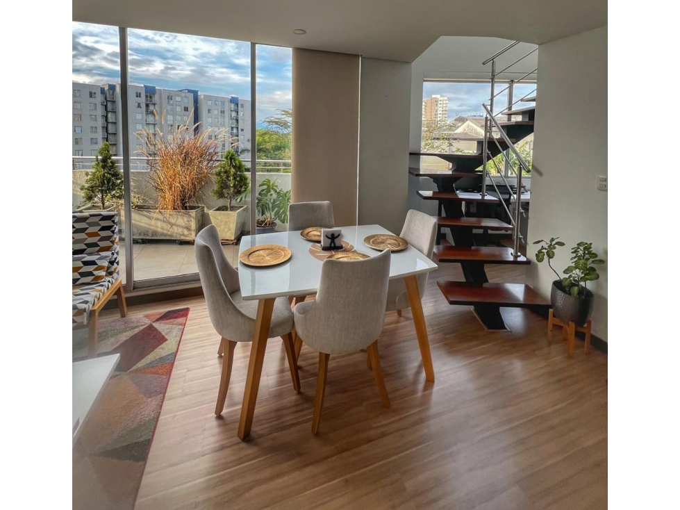 Se vende espectacular apartamento dúplex en Fundadores