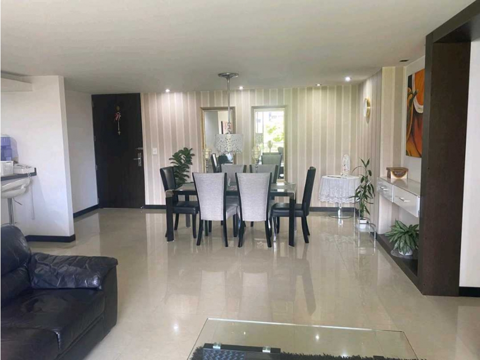 Se vende apartamento en Pinares Pereira