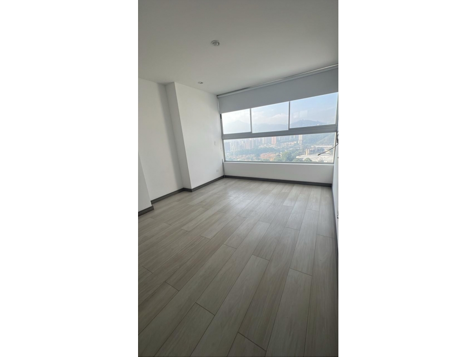 SE VENDE ESPECTACULAR APARTAMENTO EN SURAMERICA CON VISTA A LA CIUDAD — foto 6