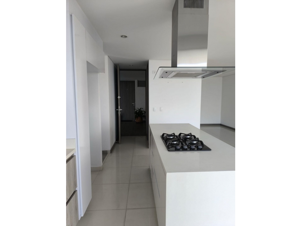SE VENDE ESPECTACULAR APARTAMENTO EN SURAMERICA CON VISTA A LA CIUDAD — foto 4