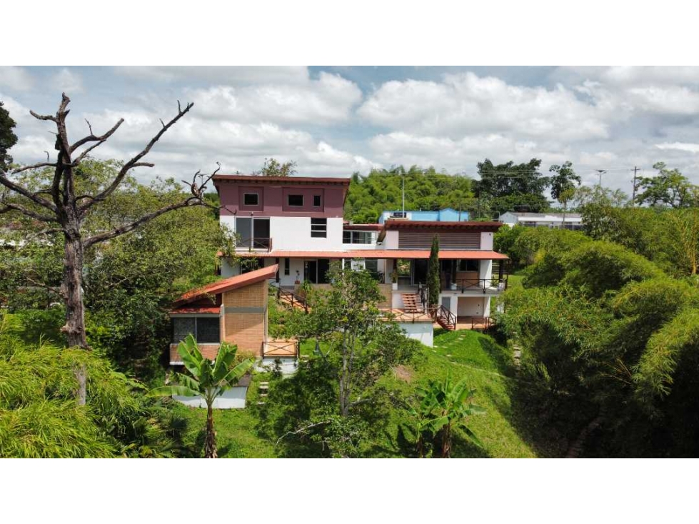 Se vende casa campestre vía al aeropuerto, Armenia Quindio - 1
