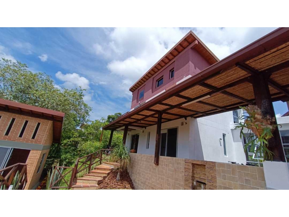 Se vende casa campestre vía al aeropuerto, Armenia Quindio - 2