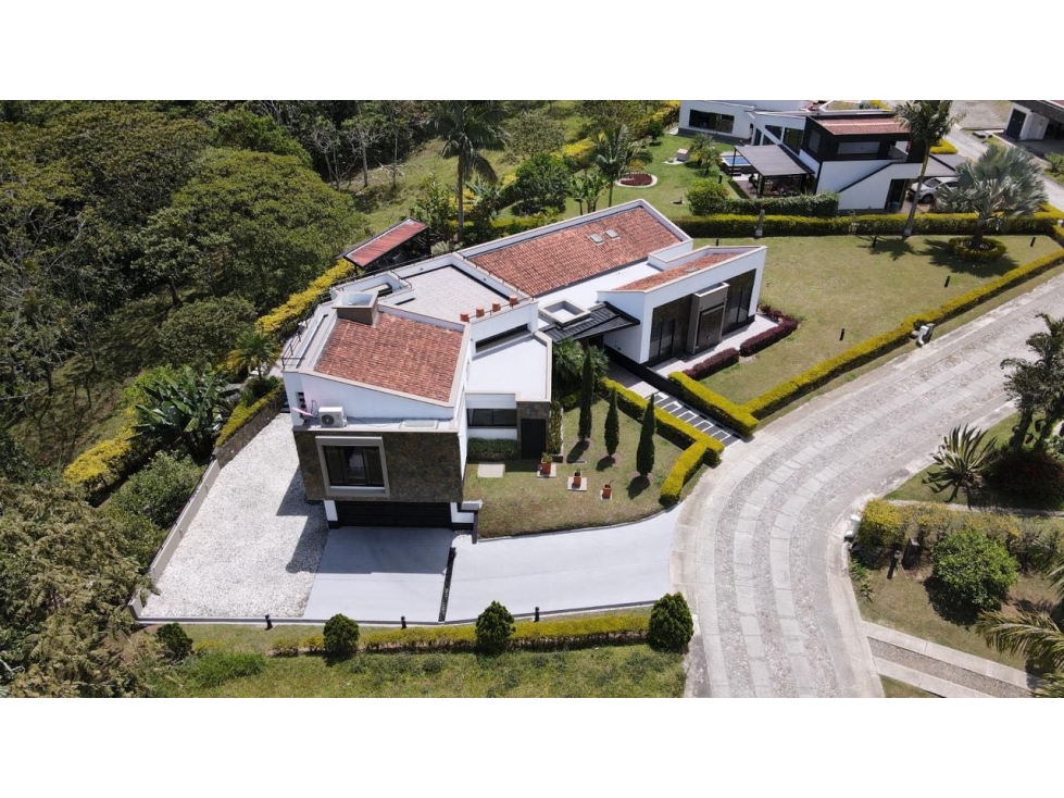 SE VENDE ESPECTACULAR CASA CAMPESTRE, en circasia Quindio
