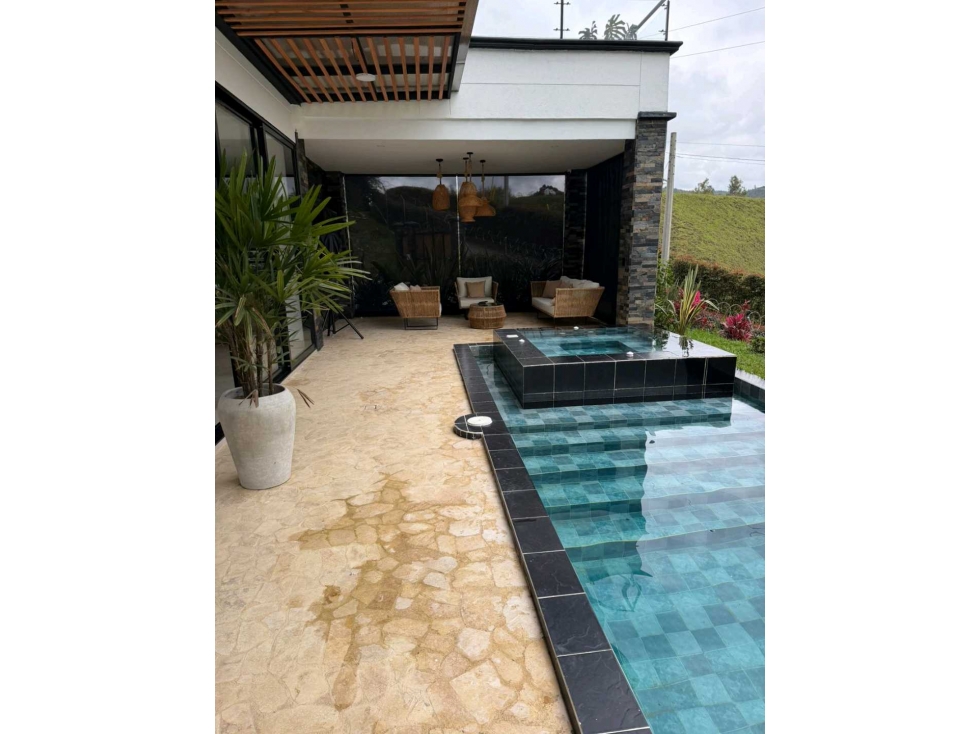 SE VENDE ESPECTACULAR CASA CAMPESTRE EN EL ORIENTE ANTIOQUEÑO — foto 2