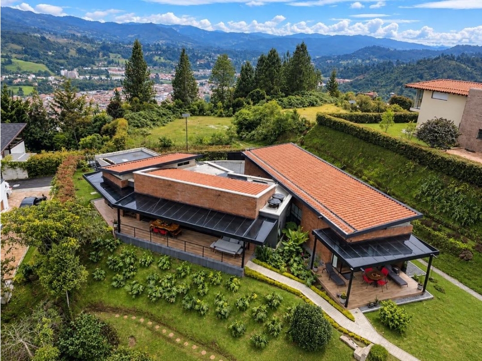 Se vende espectacular casa campestre de lujo en El Retiro, Antioquia - 2