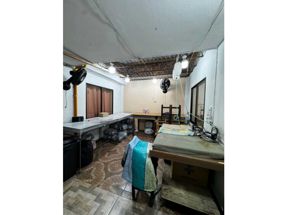 SE VENDE ESPECTACULAR CASA DE PRIMER PISO CON GARAJE CERCA AL PARQUE — foto 5