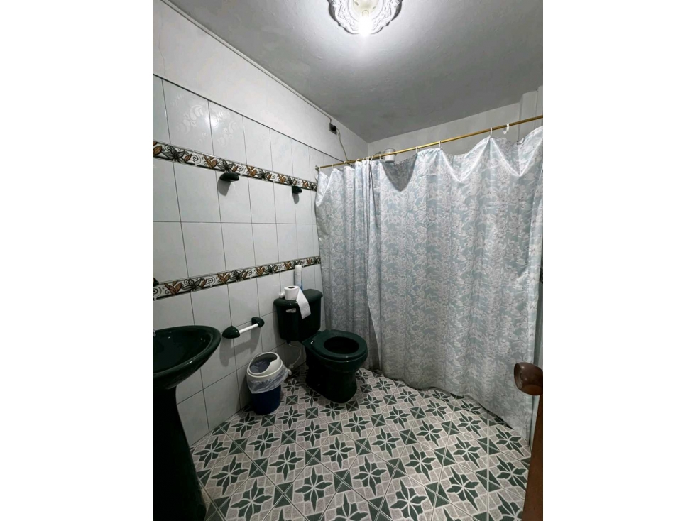 SE VENDE ESPECTACULAR CASA DE PRIMER PISO CON GARAJE CERCA AL PARQUE — foto 6