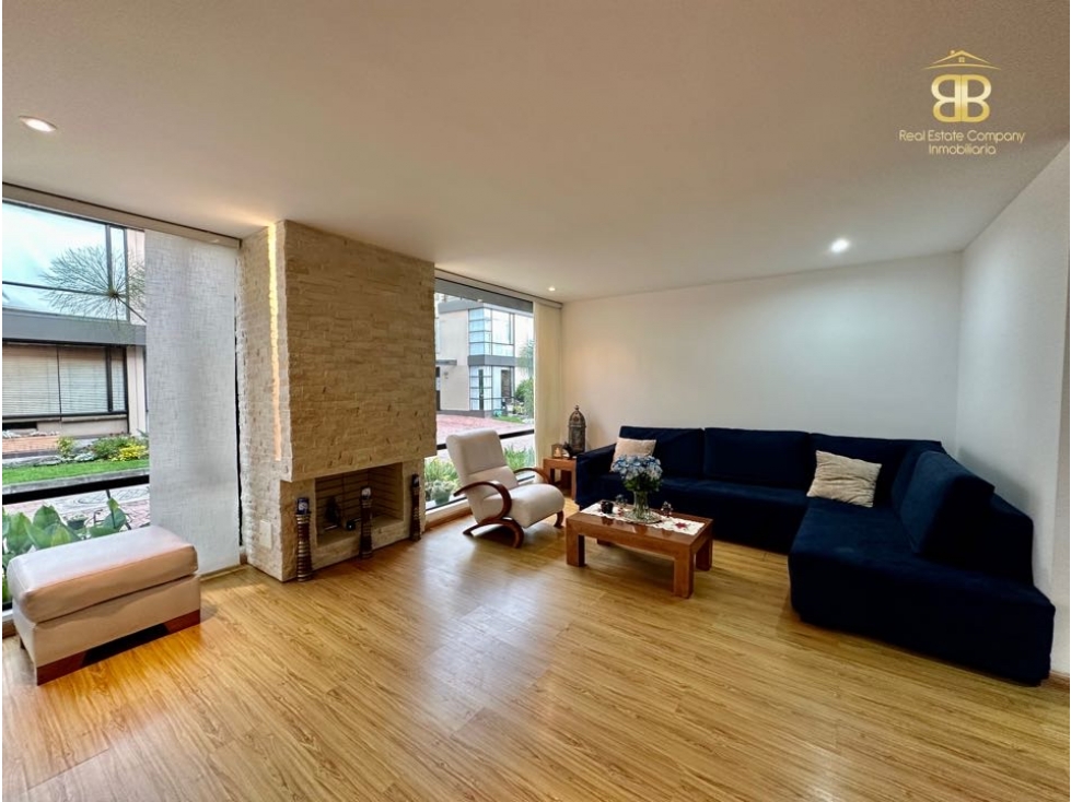 SE VENDE SE ARIENDA ESPECTACULAR CASA EN CHIA RIO FRIO