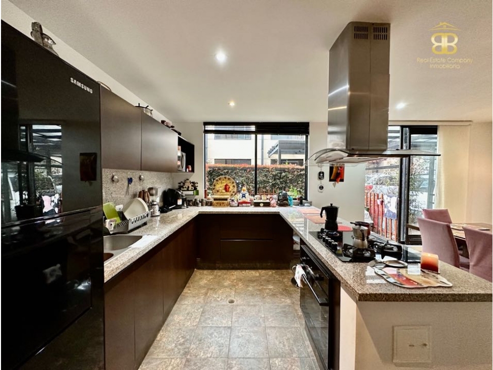 SE VENDE SE ARIENDA ESPECTACULAR CASA EN CHIA RIO FRIO — foto 3