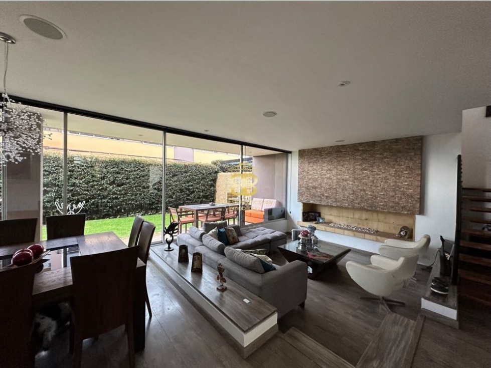 Se vende espectacular casa en Cajica