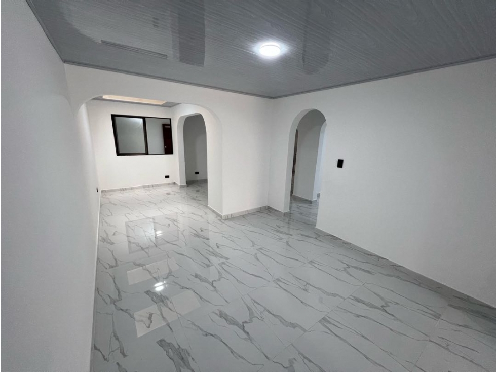 SE VENDE ESPECTACULAR CASA EN EL SECTOR DE PROFESIONALES