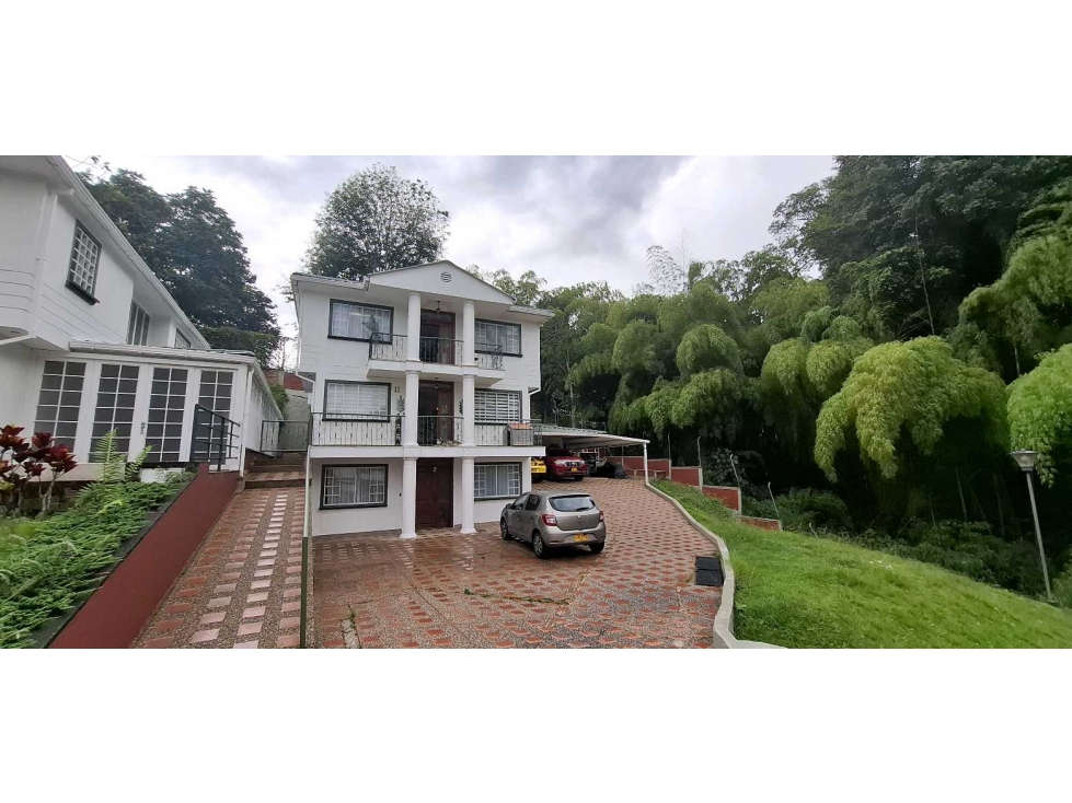 Se vende Espectacular casa en exclusivo condominio al Norte de Armenia