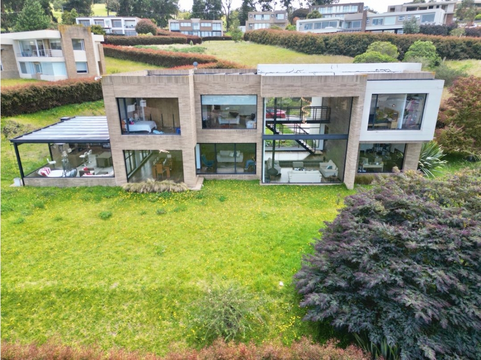 Se vende espectacular casa en Yerbabuena — foto 2
