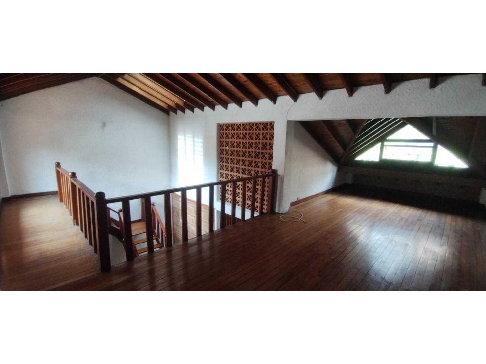 SE VENDE ESPECTACULAR CASA EN SABANETA SECTOR LA DOCTORA — foto 2