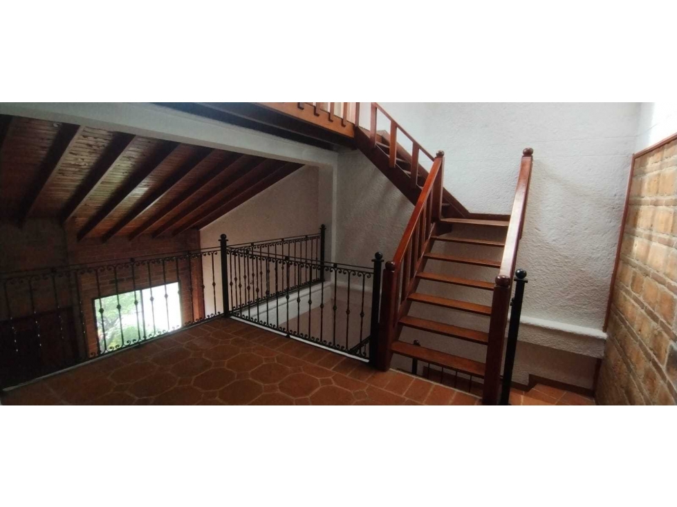 SE VENDE ESPECTACULAR CASA EN SABANETA SECTOR LA DOCTORA — foto 4