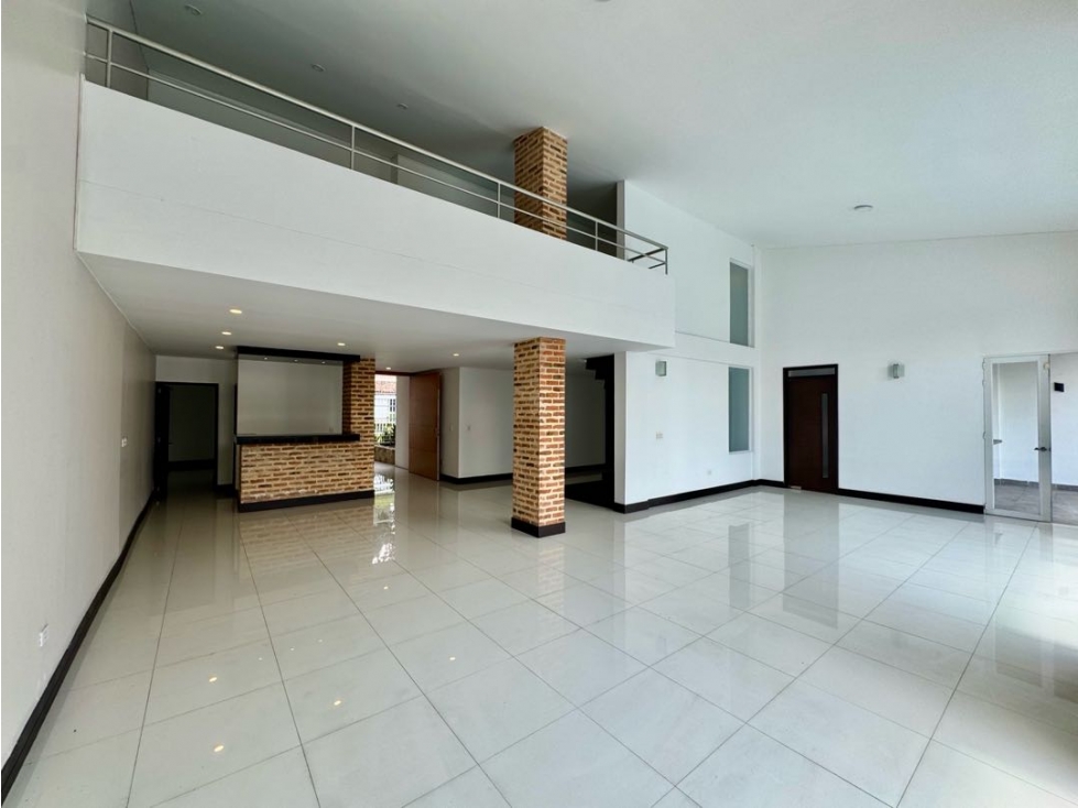 Se vende espectacular casa en Cristales