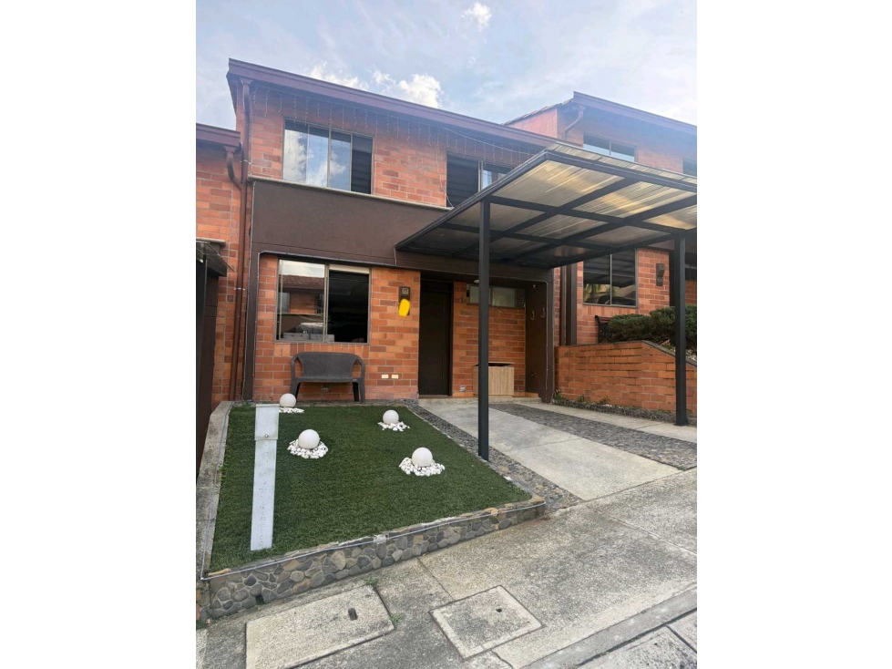 SE VENDE ESPECTACULAR CASA UBICADA EN CIUDADELA AMAZONIA CABAÑAS