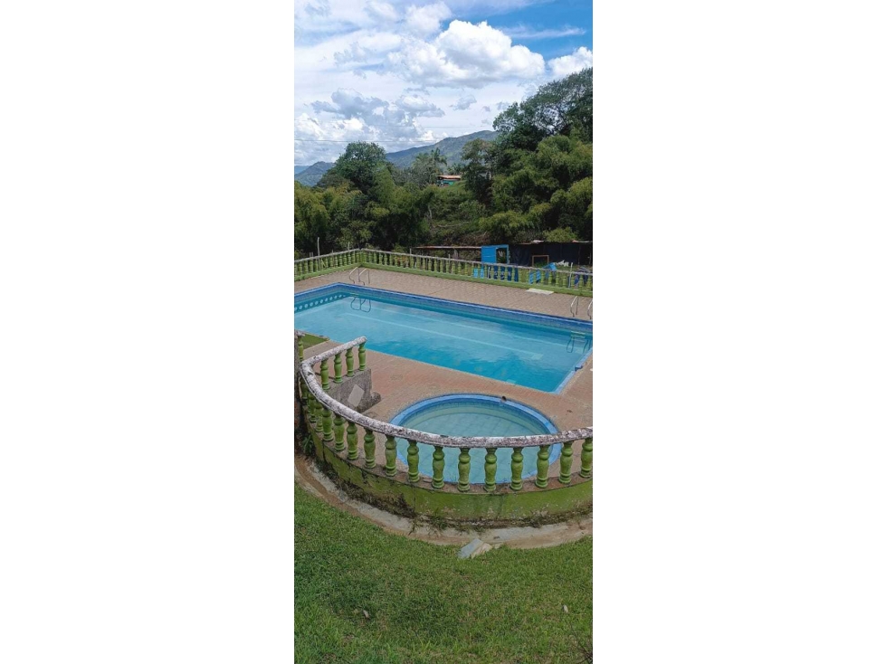 SE VENDE ESPECTACULAR FINCA DE RECREO EN GIRARDOTA
