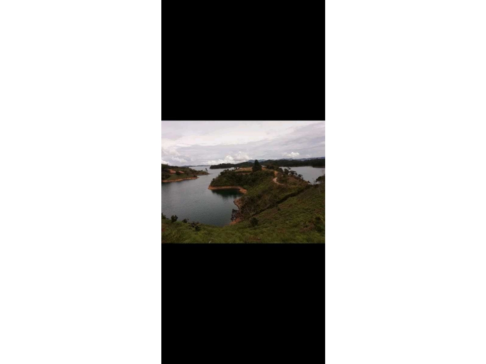 Se vende espectacular lote en guatape sector la magdalena