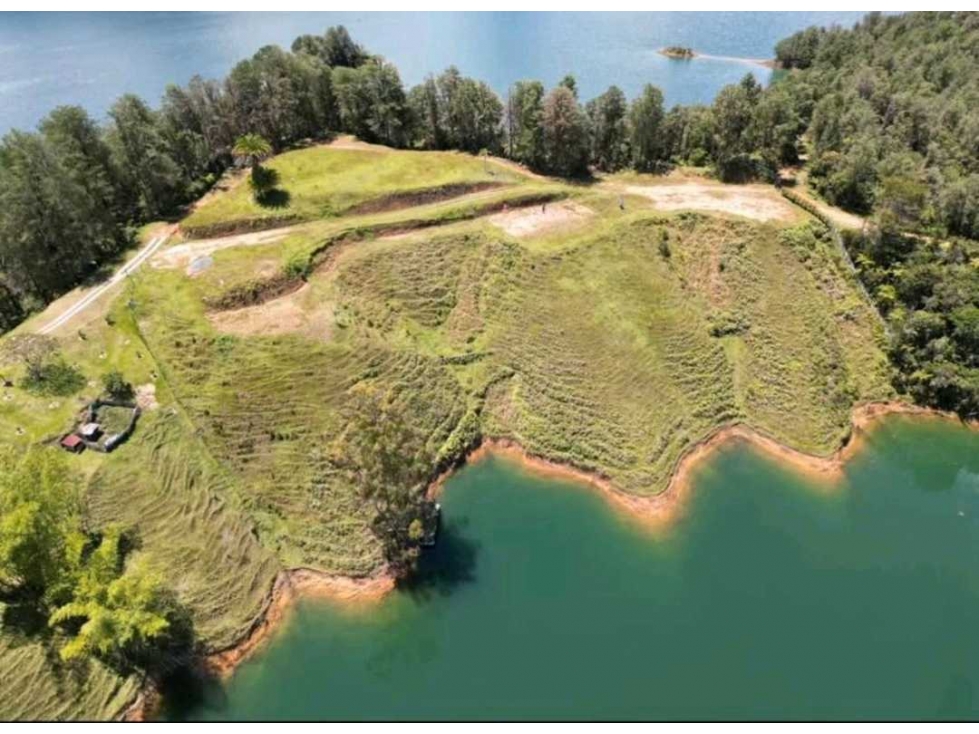 Se vende espectacular lote en guatape antioquia — foto 2