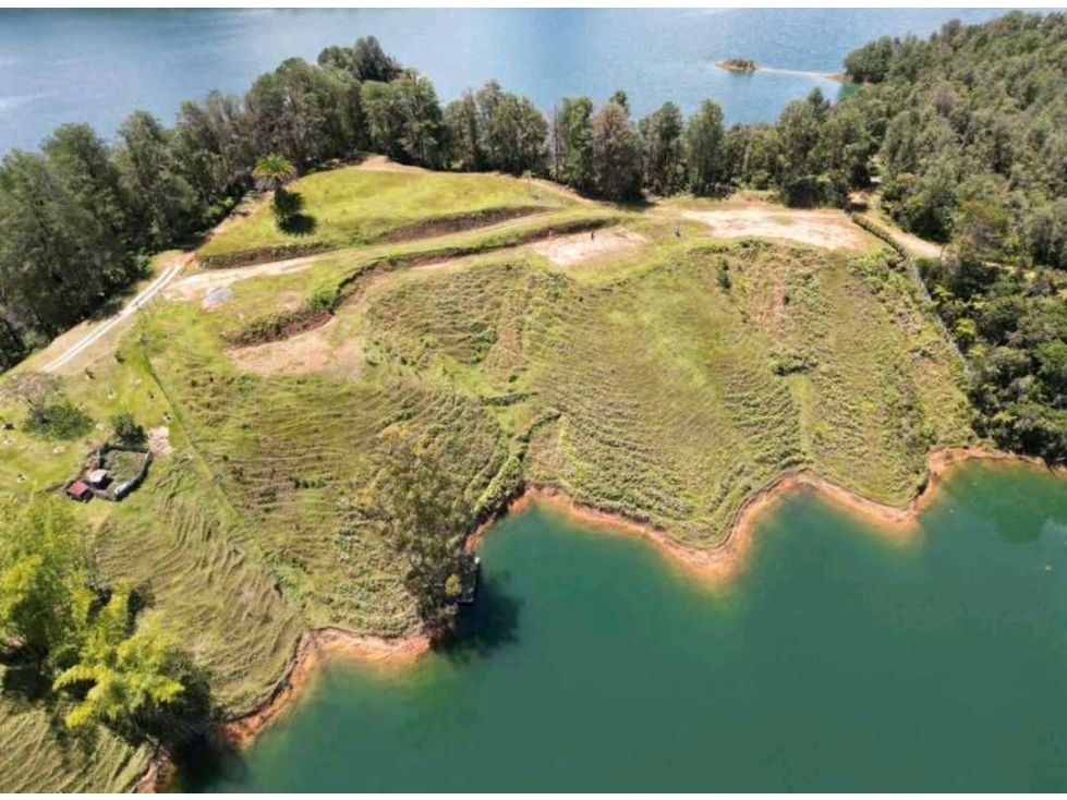 Se vende espectacular lote en guatape antioquia — foto 4