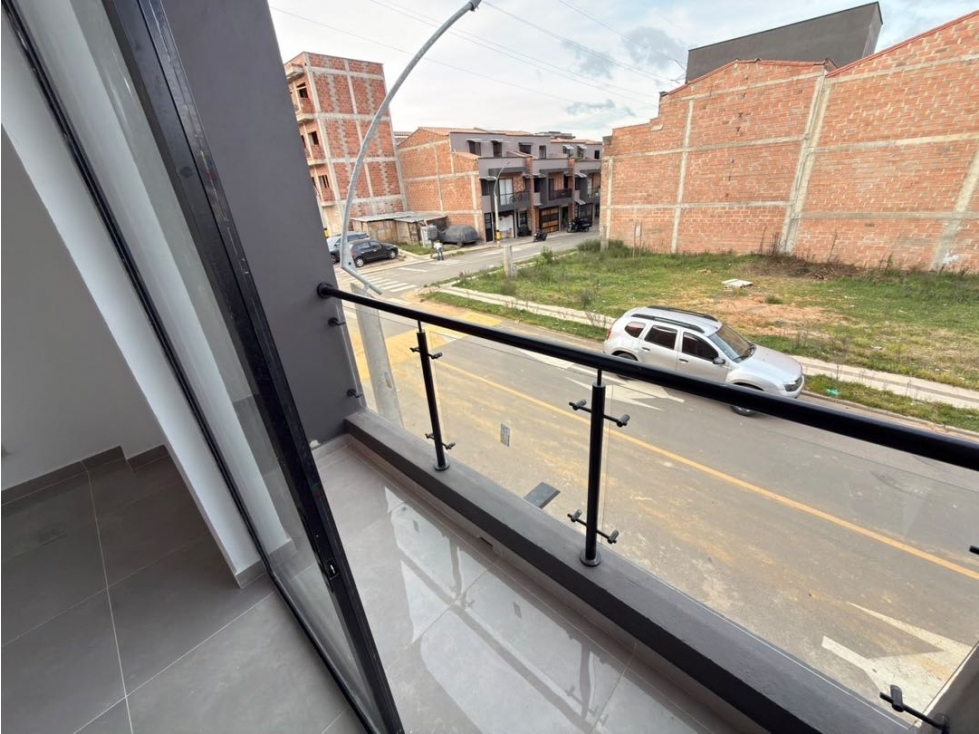 Se vende espectacular segundo piso esquinero en Cattleya - 6